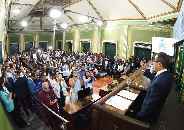 O teleférico e a região Subúrbio/Ilhas no discurso do prefeito na CMS