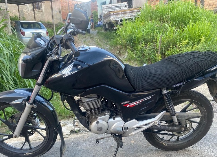 Ladrão aproveita ‘hora da chuva’ e furta moto na frente da casa da vítima em Paripe